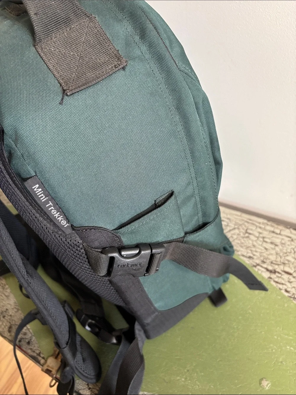 Lowepro Mini Trekker Camera Backpack Padded DSLR SLR Equipment Bag Green & Black